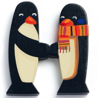 LETTRE H EN BOIS PINGUIN ACHILLE DJECO